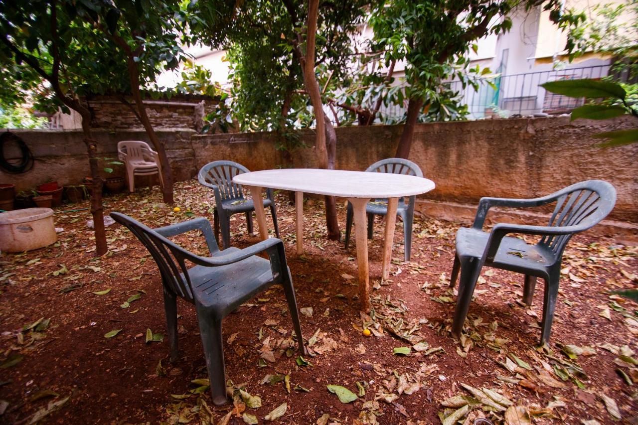 Birbili Youth Guest House Athen Eksteriør bilde